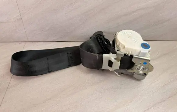 Volkswagen Jetta VI Front seatbelt 5C6857705A 34086020A