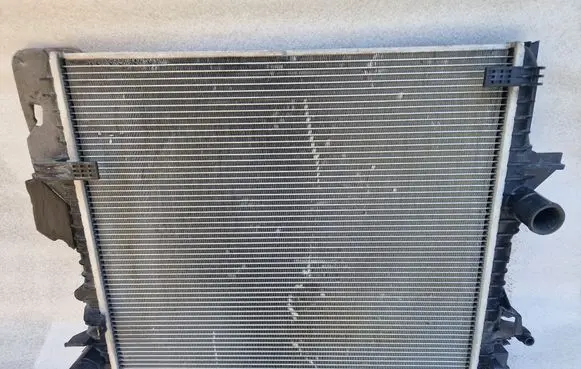 Jaguar XJ X351 Coolant radiator 8W833C510AA