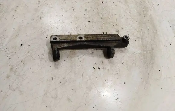 Volkswagen Golf V Engine mounting bracket 06a129723q