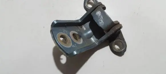 Nissan Almera Rear door lower hinge