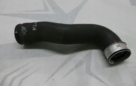 Mercedes-Benz ML W164 Intercooler hose/pipe A1645280382