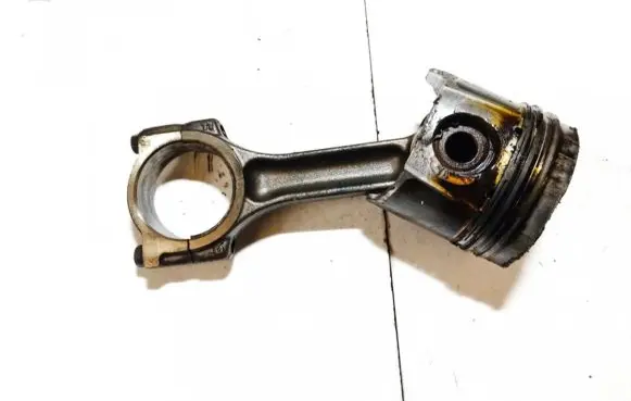 Renault Clio II Piston with connecting rod