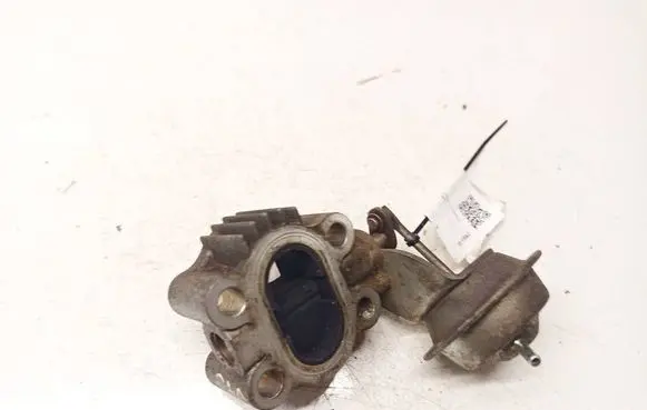 Toyota Avensis T270 EGR valve 