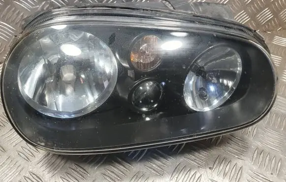 Volkswagen Golf IV Headlight/headlamp 10110790