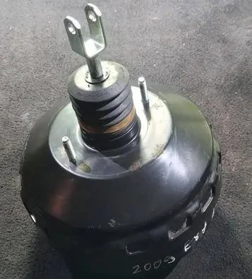 BMW 1 E81 E87 Brake booster 6775929 8305875