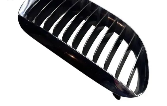 BMW 6 E63 E64 Front bumper upper radiator grill 7077936