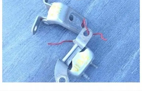Pontiac Vibe Rear door hinge set 