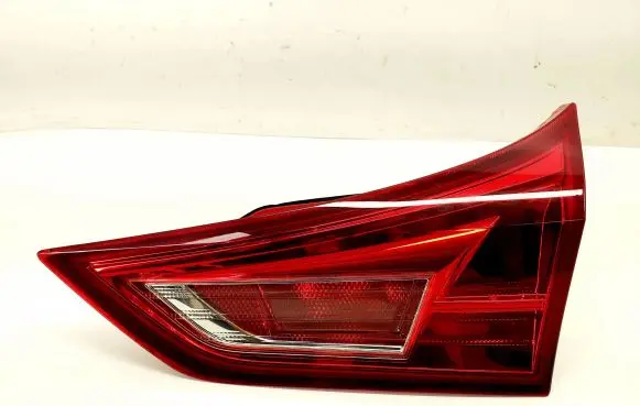 Toyota Auris E180 Tailgate rear/tail lights 05180238