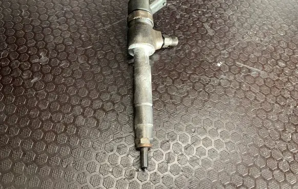 Opel Zafira B Fuel injector 0445110