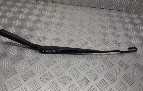 Volkswagen Polo IV 9N3 Front wiper blade arm 6Q1955409