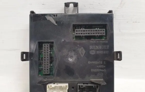 Renault Espace - Grand espace IV Comfort/convenience module 8200316858 8200315957 8200283815