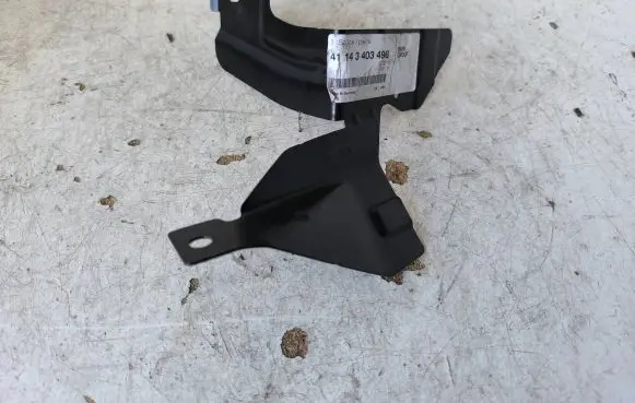 BMW X3 E83 Fender mounting bracket 41143403498