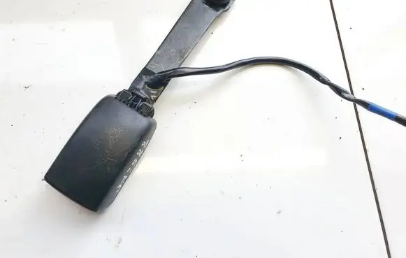 Subaru Outback Front seatbelt buckle e034501 b-480