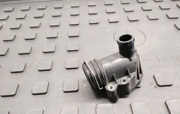 Mercedes-Benz GLK (X204) Engine coolant pipe/hose A6422001156