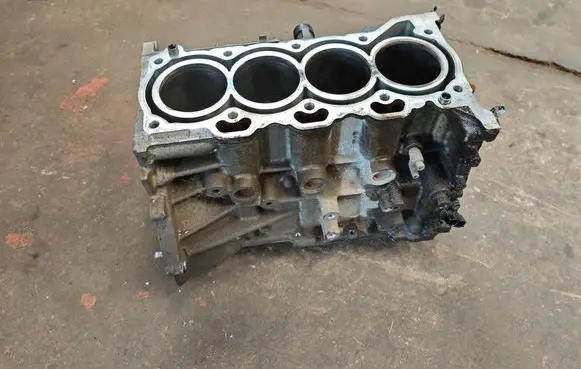 Toyota Auris 150 Engine block B11184 070109