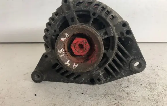 Audi A4 S4 B5 8D Generator/alternator