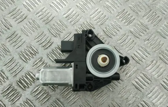 Jeep Cherokee Front door window regulator motor 931400104