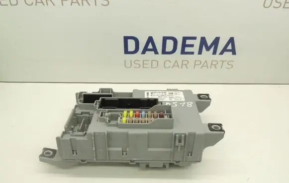 Alfa Romeo Mito Fuse module 28204307 00505167040 DS18