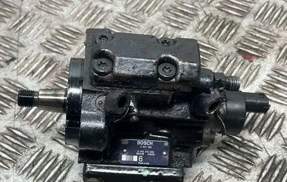 BMW 5 E39 Fuel injection high pressure pump 0445010009