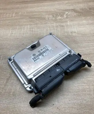 Volkswagen PASSAT B5 Engine control unit/module ECU 038906019CE 0281010217