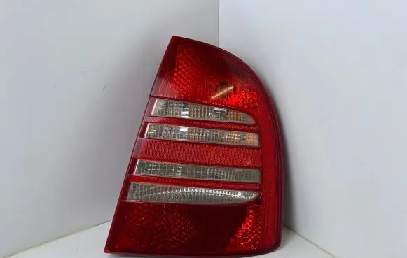 Skoda Superb B5 (3U) Rear/tail lights 3U5945112 3U5945096