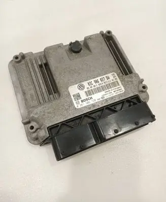 Volkswagen Touran II Engine control unit/module 03C906027DA 03C907309G 0261S06720