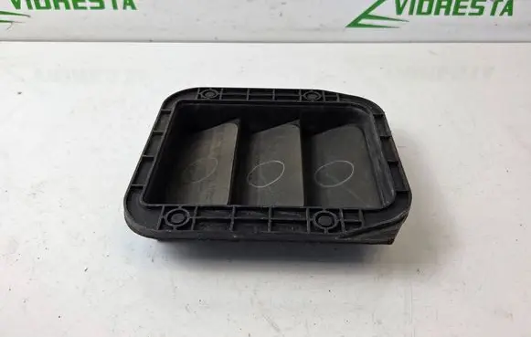 Honda CR-V Quarter panel pressure vent 75450