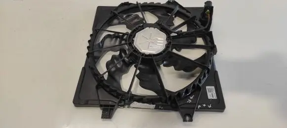 Mercedes-Benz Vito Viano W447 Radiator cooling fan shroud 200NX5AF06 25304N7020 A11059931