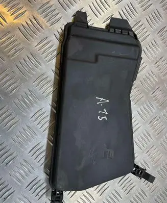Mercedes-Benz E W212 Fuse box cover A2125400382