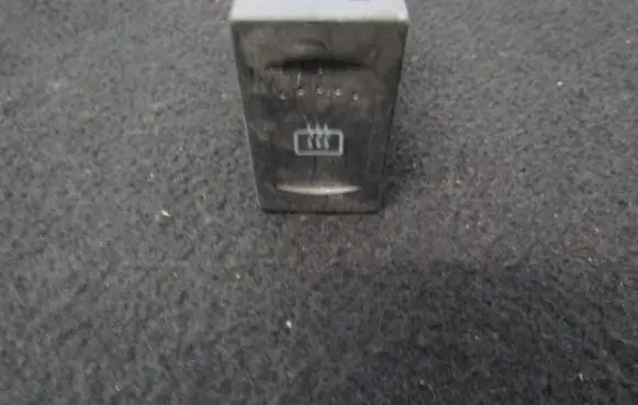Volkswagen PASSAT B5.5 Windscreen/window heater switch 3b0959621c