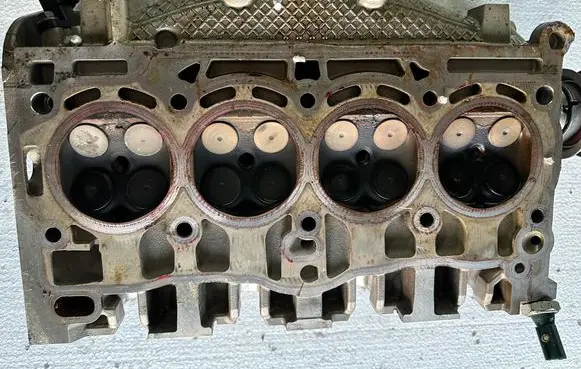 Volkswagen Tiguan Engine head 04E103404T
