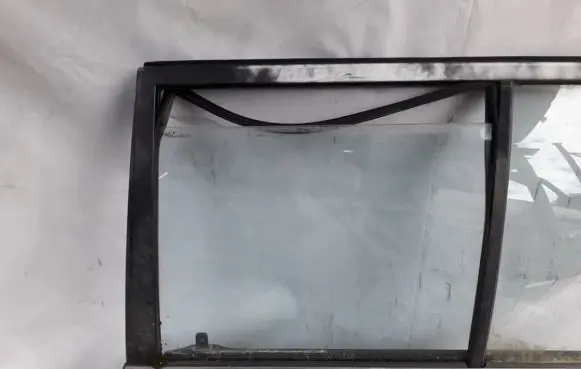 Mazda 626 Rear door window glass