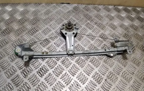 Rear door manual window regulator