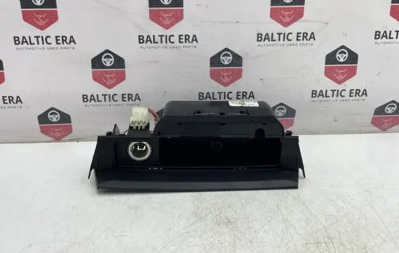 BMW 7 F01 F02 F03 F04 Car ashtray 9182502 11032009 51285
