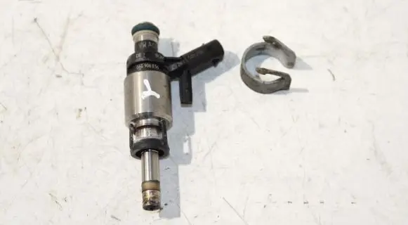 Audi A4 S4 B9 Fuel injector 06G906036 0261500256