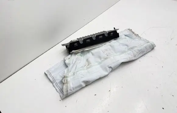 BMW 5 G30 G31 G38 Knee airbag 0589P1000363 6808575 TG11D06002