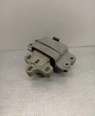 Volkswagen Golf V Engine mount bracket 1K0199555