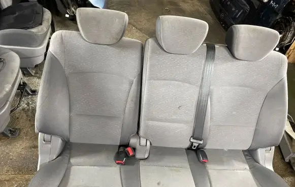 Hyundai H-100 Second row seats 