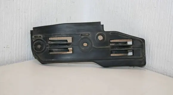Volkswagen PASSAT B5.5 Front bumper mounting bracket 3B0807184E