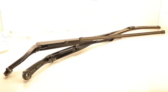Maserati Ghibli Front wiper blade arm