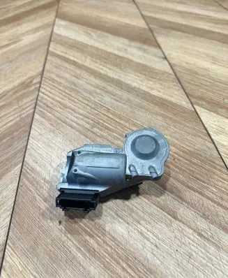 Mercedes-Benz E W211 Steering wheel lock a2034621130 1402FB95 0199000002