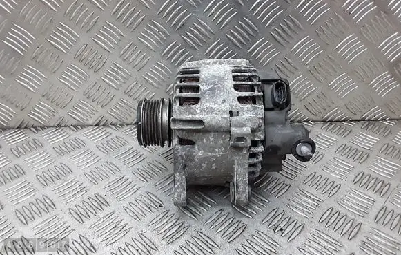 KIA Venga Generator/alternator 373002a600