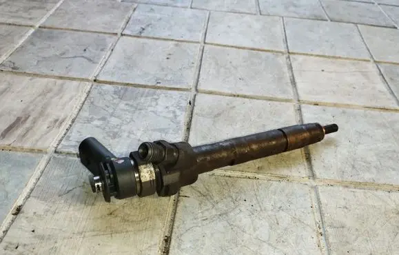 BMW X1 E84 Fuel injector 0445110601 779844606
