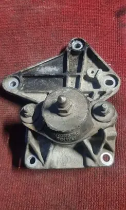 Renault Laguna I Gearbox mounting bracket 7700419508