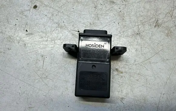 Nissan Juke II F16 USB socket connector CBC0033060010