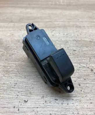 Mazda 5 Electric window control switch CC3366370A 5263T5