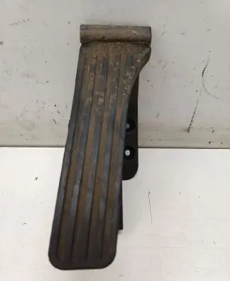 Mercedes-Benz E W212 Accelerator throttle pedal A2043000004