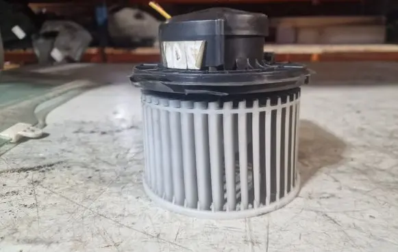 Nissan Tiida C11 Heater fan/blower