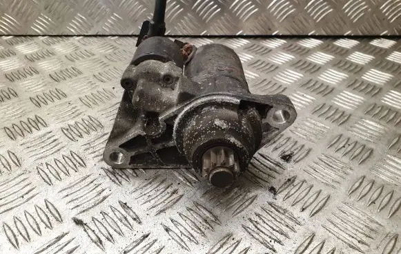 Volkswagen Polo Starter motor