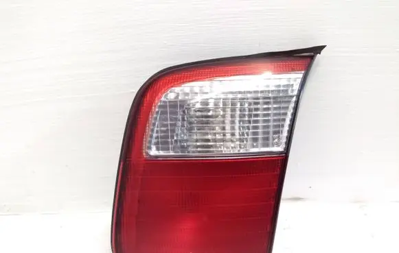 Subaru Forester SF Tailgate rear/tail lights 22620697